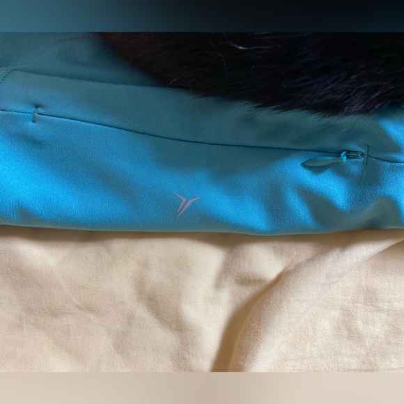 Old Navy Active Go Dry light blue/turquoise leggings - Picture 4 of 6